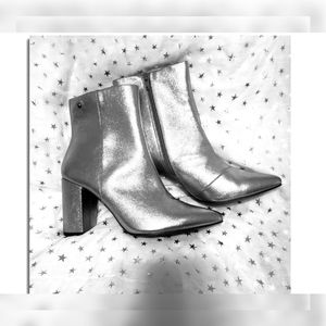 Simply Vera Vera Wang silver ankle boots